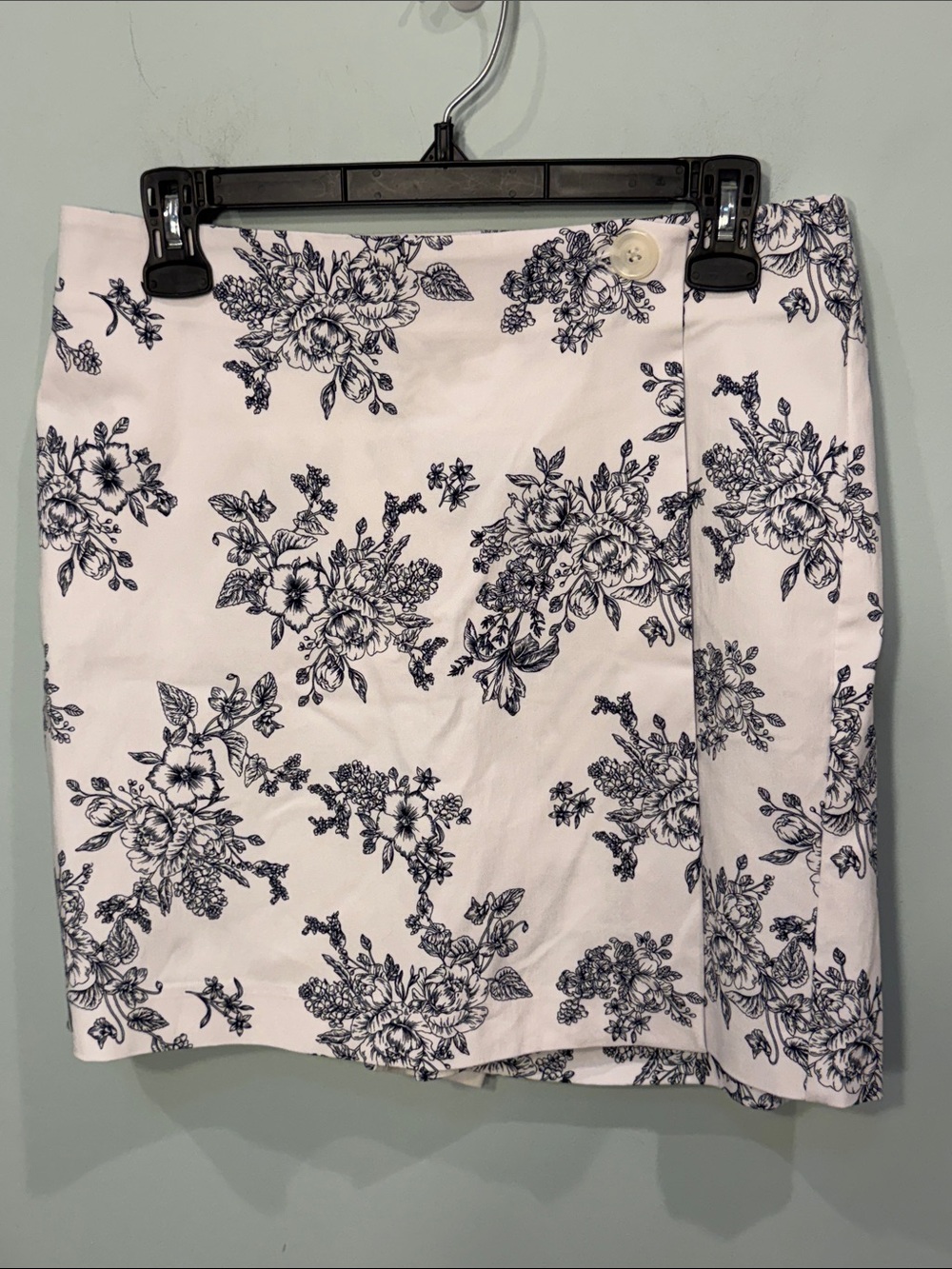 Counterparts White Floral Print Wrap Skort Size S